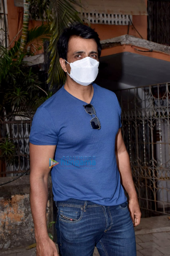 photos sonu sood snapped in juhu4
