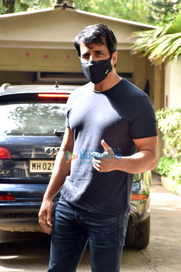 photos sonu sood snapped in juhu 1 2