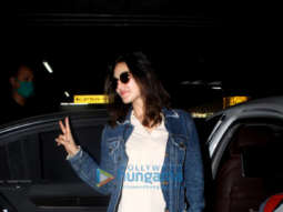 Photos: Sunny Leone and Bobby Deol snapped at the airport