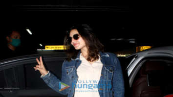 Photos: Sunny Leone and Bobby Deol snapped at the airport