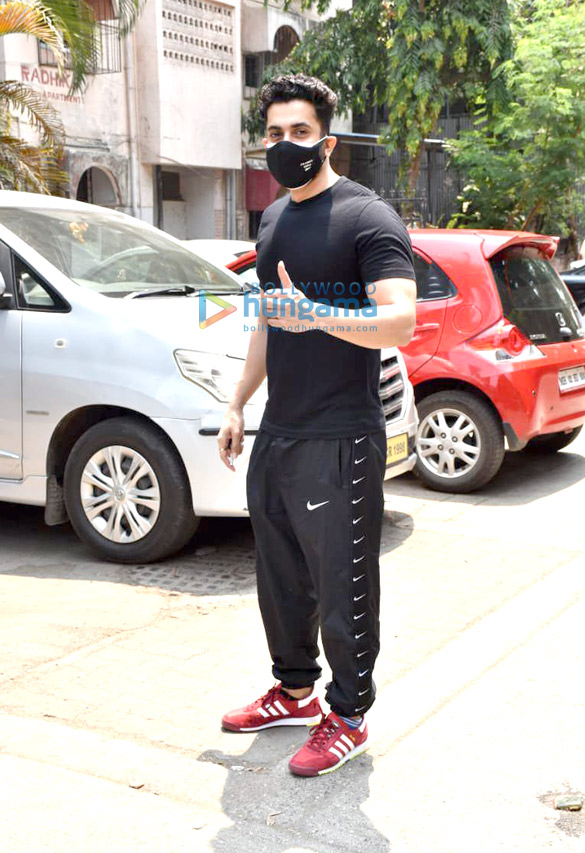 photos sunny singh nijjar spotted at a clinic in juhu 2