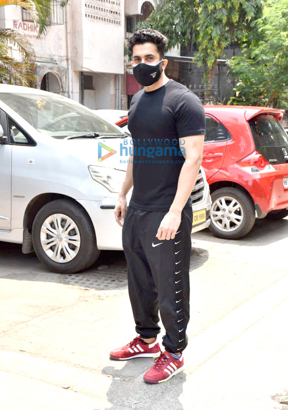 photos sunny singh nijjar spotted at a clinic in juhu 4