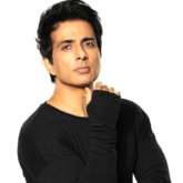 Sonu Sood and his team save 20-22 Covid-19 patients at ARAK hospital in Bengaluru in the middle of the night