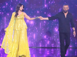 Dhadkan co-stars Shilpa Shetty and Suniel Shetty reunite on the sets of Super Dancer-Chapter 4