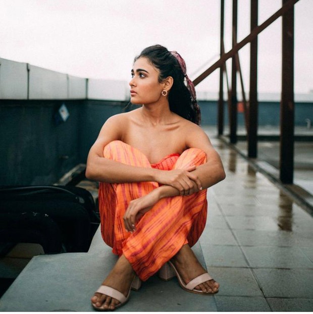 Jayeshbhai Jordaar actress Shalini Pandey dominates in strapless orange jumpsuit Jayeshbhai Jordaar actress Shalini Pandey dominates in strapless orange jumpsuit