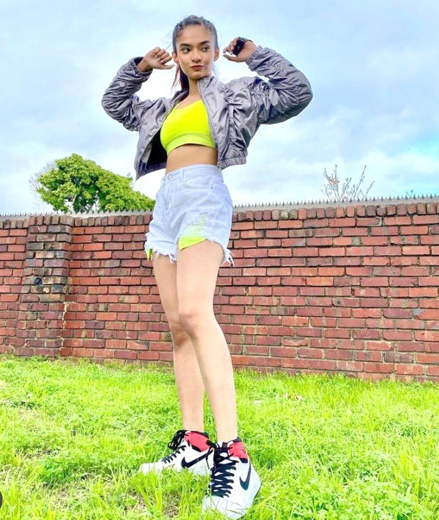 Khatron Ke Khiladi 11: Anushka Sen's summer staple includes neon crop top, denim shorts and bomber jacket