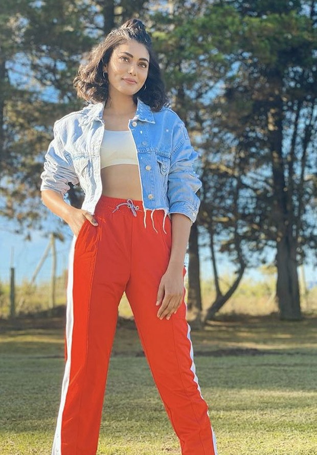 Khatron Ke Khiladi 11: Sana Makbul stuns in crop top, denim jacket and sweatpants in these sunkissed photos