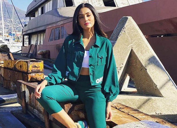 Khatron Ke Khiladi11: Sana Makbul shines bright in pine green jacket, pants and crop top