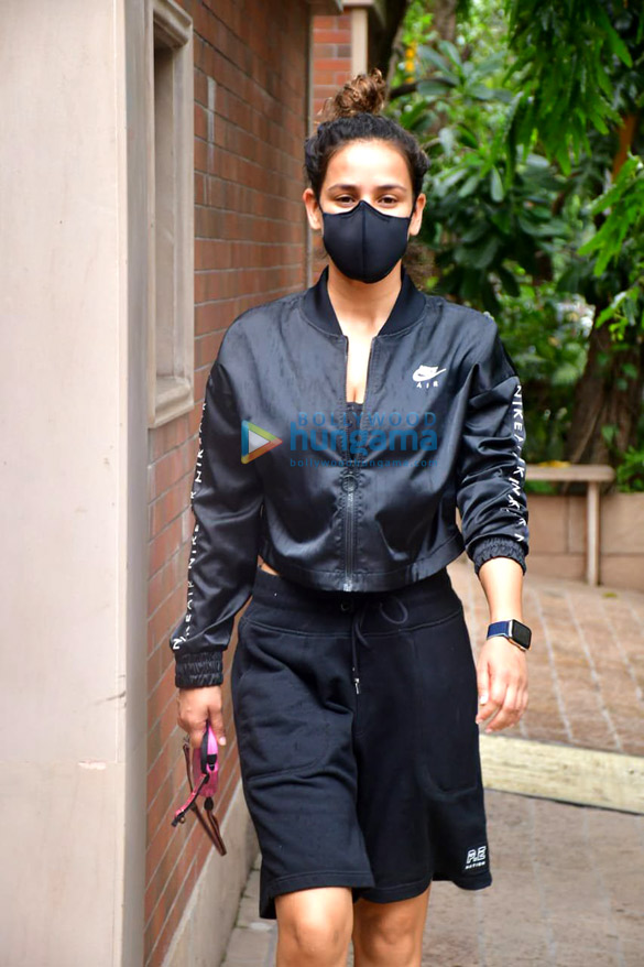 photos aisha sharma spotted in bandra 3 6