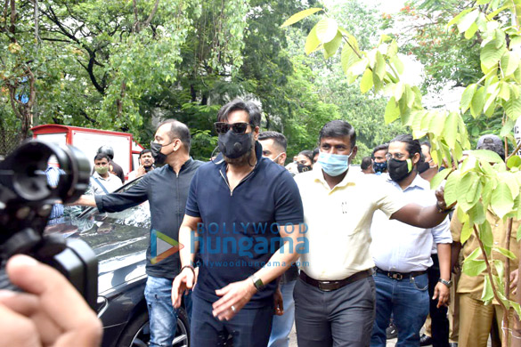 photos ajay devgn and yug devgn snapped attending a tree plantation drive in juhu 4