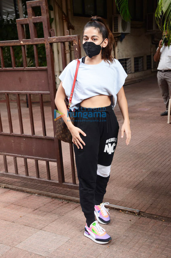 photos alaya f snapped in andheri 2 4