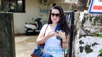 Photos: Ameesha Patel snapped at Kromakay salon in Juhu