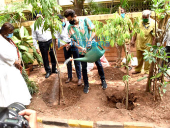 Photos: Anil Kapoor snapped at a tree plantation drive in Juhu