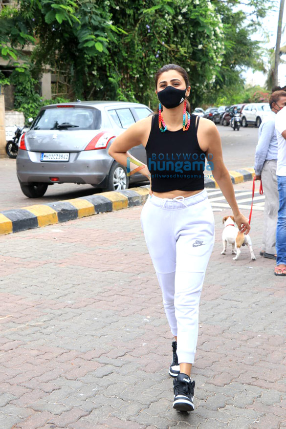 photos daisy shah snapped at joggers park in bandra 5