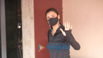 Photos: Daisy Shah spotted at pilates studio in Santacruz