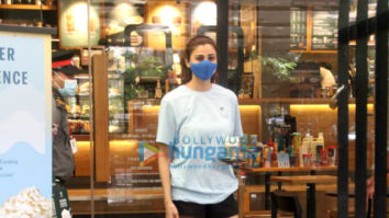 Photos: Daisy Shah spotted in Bandra