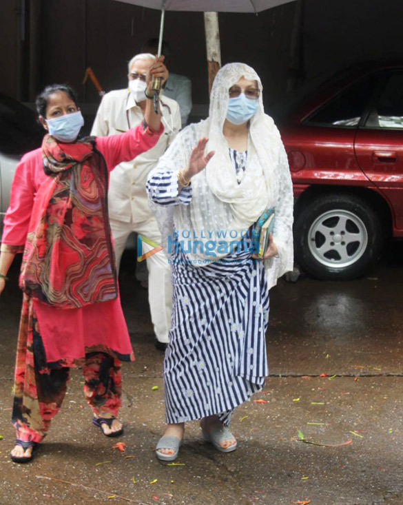 photos dilip kumar gets discharged from the hospital 7