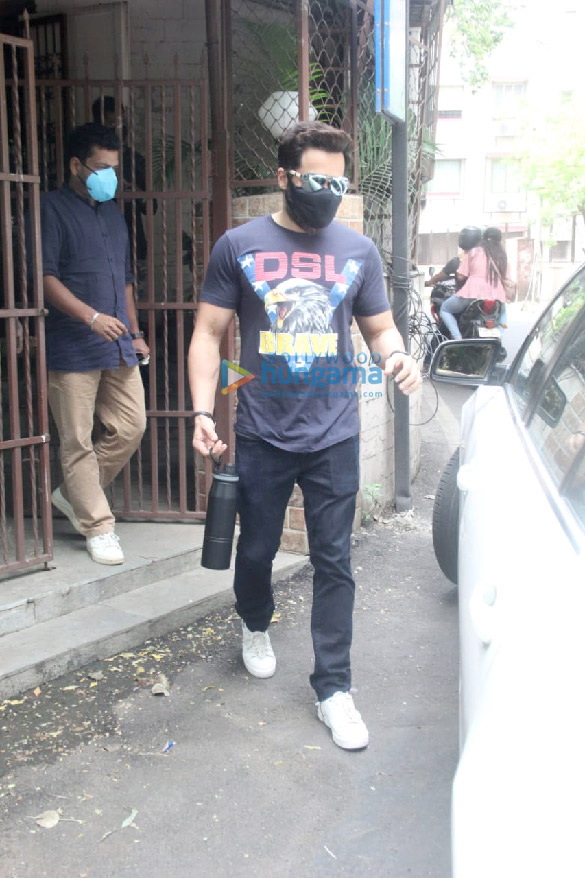 photos emraan hashmi spotted at a dubbing studio in bandra 1 2
