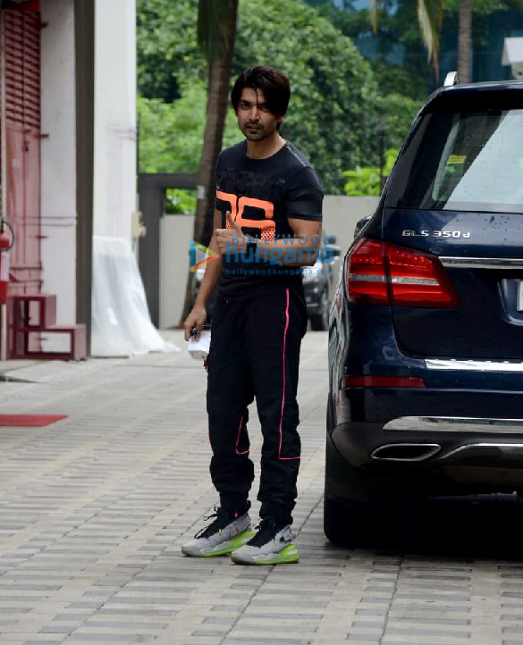 photos gurmeet choudhary snapped at t series office 2