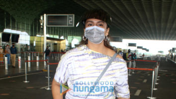 Photos: Huma Qureshi snapped at the airport