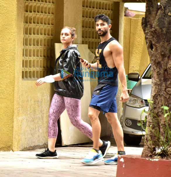 photos huma qureshi snapped in juhu 1 3