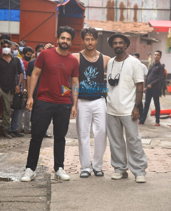 photos jackky bhagnani tiger shroff and remo dsouza spotted outside sj studio in saki naka 2