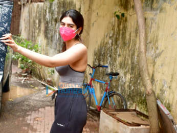 Photos: Janhvi Kapoor and Khushi Kapoor spotted at Pilates class