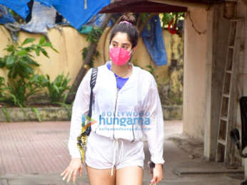 Photos: Janhvi Kapoor spotted at the gym in Santacruz