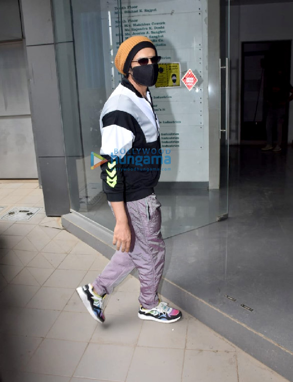 photos kartik aaryan snapped at a dance class in andheri 4 2
