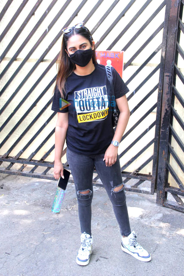 Photos: Krystle D’Souza and Nikita Dutta spotted outside Mehboob studio in Bandra for vaccination Photos: Krystle D’Souza and Nikita Dutta spotted outside Mehboob studio in Bandra for vaccination