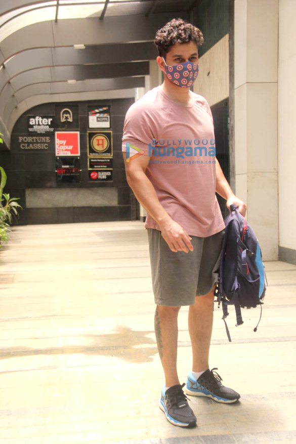 photos kunal kemmu spotted at the gym in khar 2
