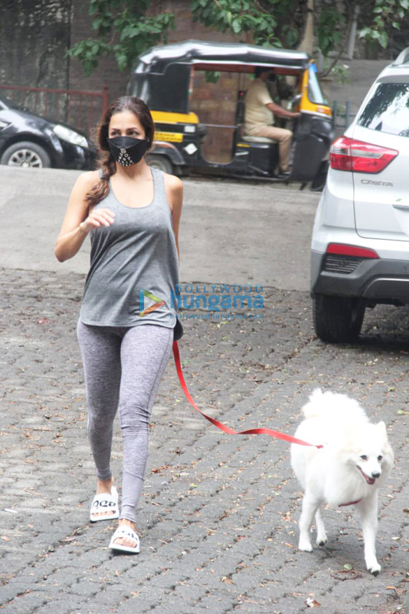 photos malaika arora and aisha sharma spotted in bandra 1 2