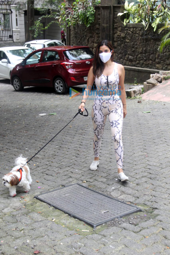 photos malaika arora and sophie choudry spotted in bandra 2 2