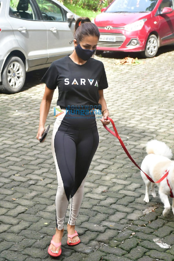 Photos: Malaika Arora spotted with her pet on a morning walk Photos: Malaika Arora spotted with her pet on a morning walk