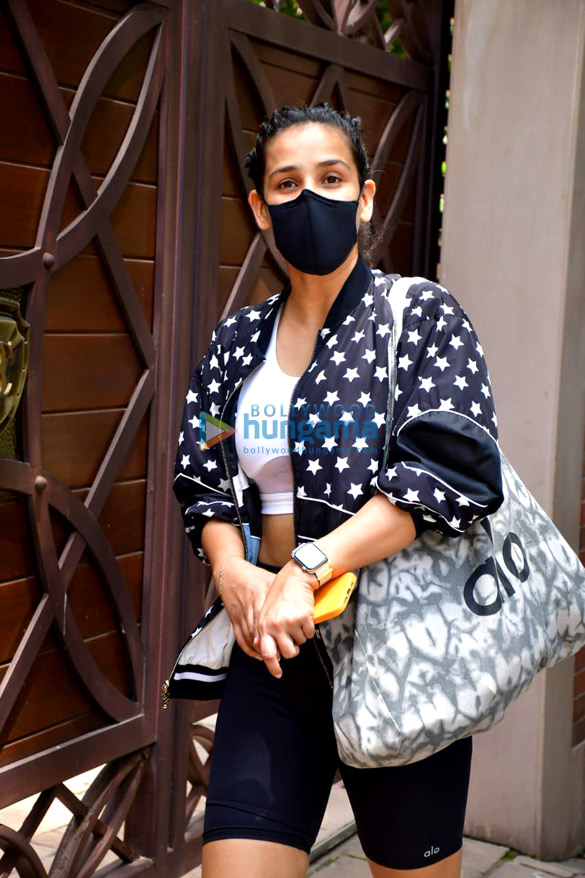 photos neha sharma and aisha sharma spotted at i think fitness 2