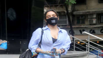 Photos: Neha Sharma spotted in Bandra