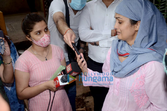 Photos: Nisha Rawal to hold press conference to address the domestic violence case against husband Karan Mehra Photos: Nisha Rawal to hold press conference to address the domestic violence case against husband Karan Mehra