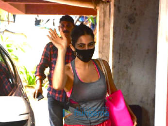 Photos: Pooja Hegde and Sara Ali Khan spotted at a pilates studio