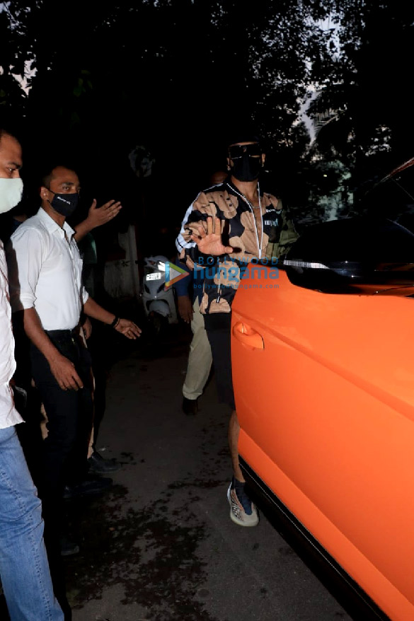 photos ranveer singh spotted at a dubbing studio in bandra 3 3