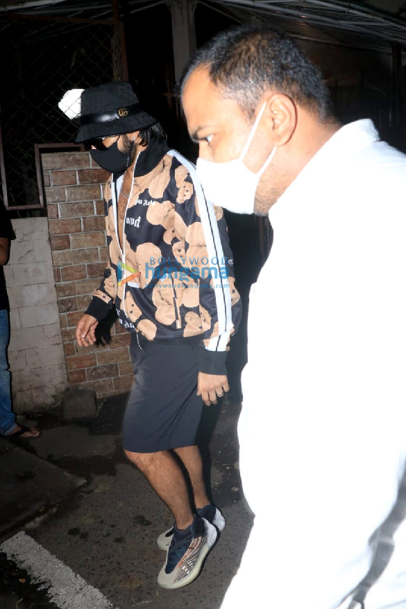 photos ranveer singh spotted at a dubbing studio in bandra 4 3