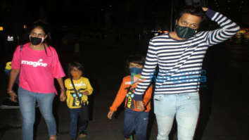 Photos: Riteish Deshmukh, Genelia Dsouza and others snapped at the airport