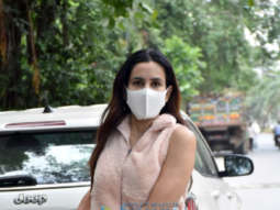 Photos: Sonnalli Seygall snapped in Juhu