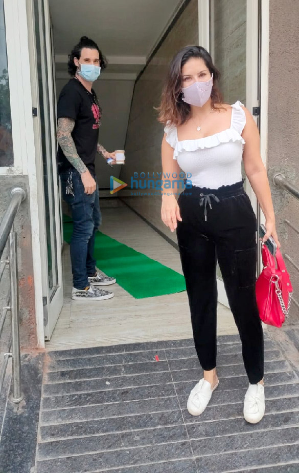 photos sunny leone and daniel weber snapped in andheri 4