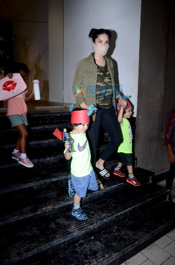 photos sunny leone and her kids snapped in andheri 1