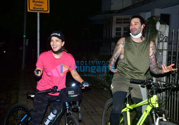 Photos: Sunny Leone with husband spotted cycling in Bandra Photos: Sunny Leone with husband spotted cycling in Bandra