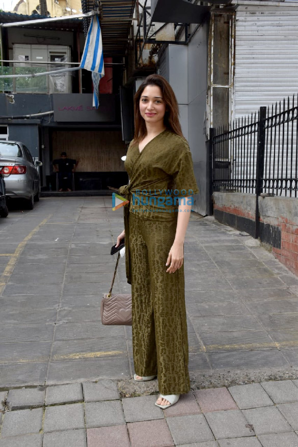 photos tamanna bhatia snapped in juhu 2 2