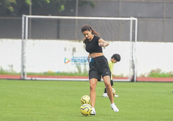 photos tiger shroff disha patani and others snapped playing football in bandra 534 2