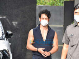 Photos: Tiger Shroff snapped at Puja films in Juhu