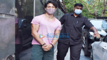 Photos: Tiger Shroff snapped at Puja films in Juhu