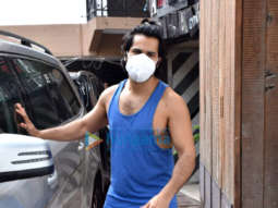 Photos: Varun Dhawan snapped at the gym in Juhu